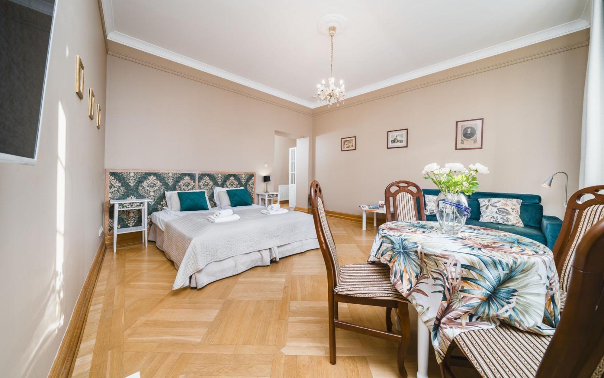 Apartamenty W Palacu Pod Baranami Krasków Exterior foto