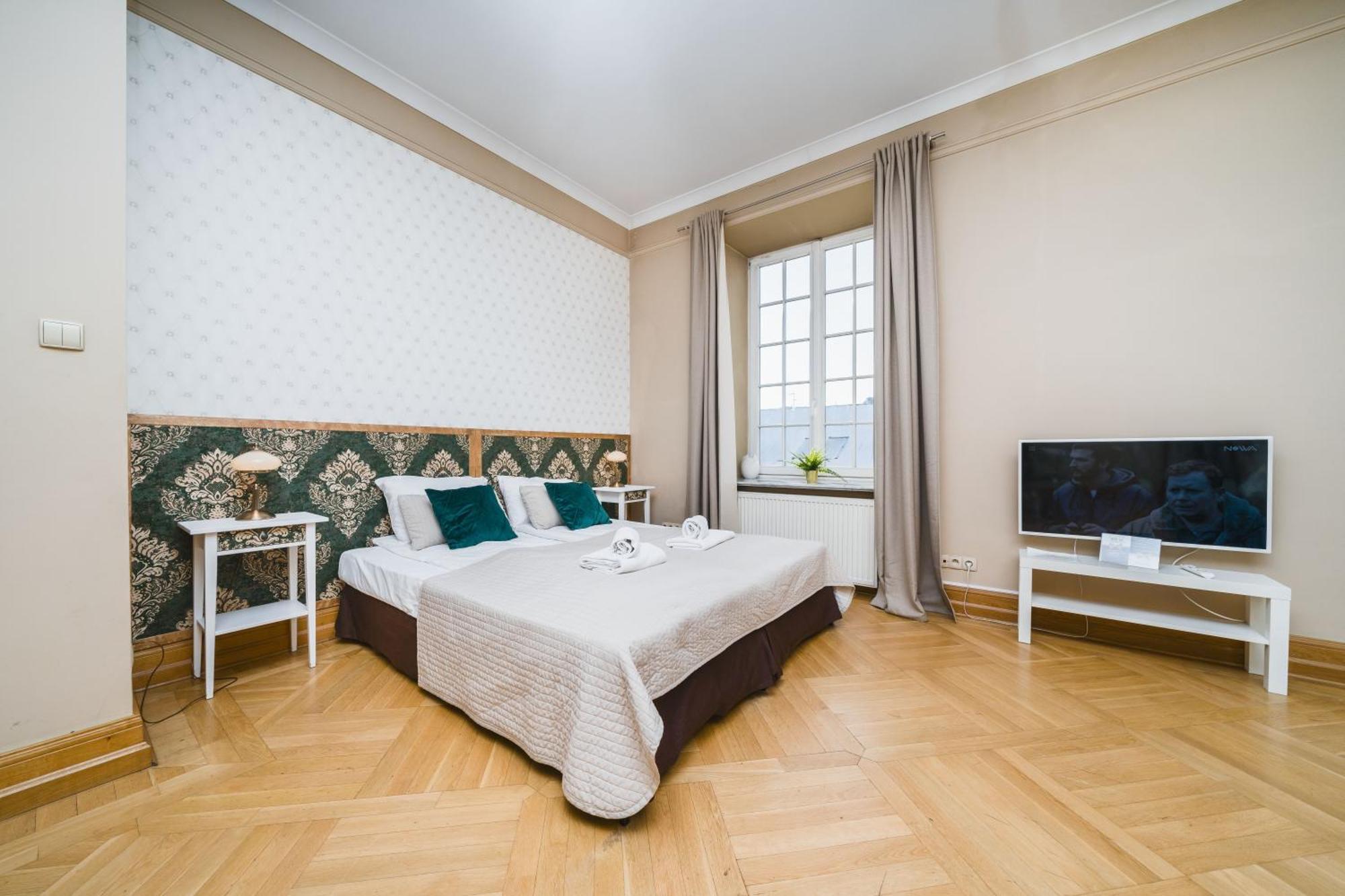 Apartamenty W Palacu Pod Baranami Krasków Exterior foto