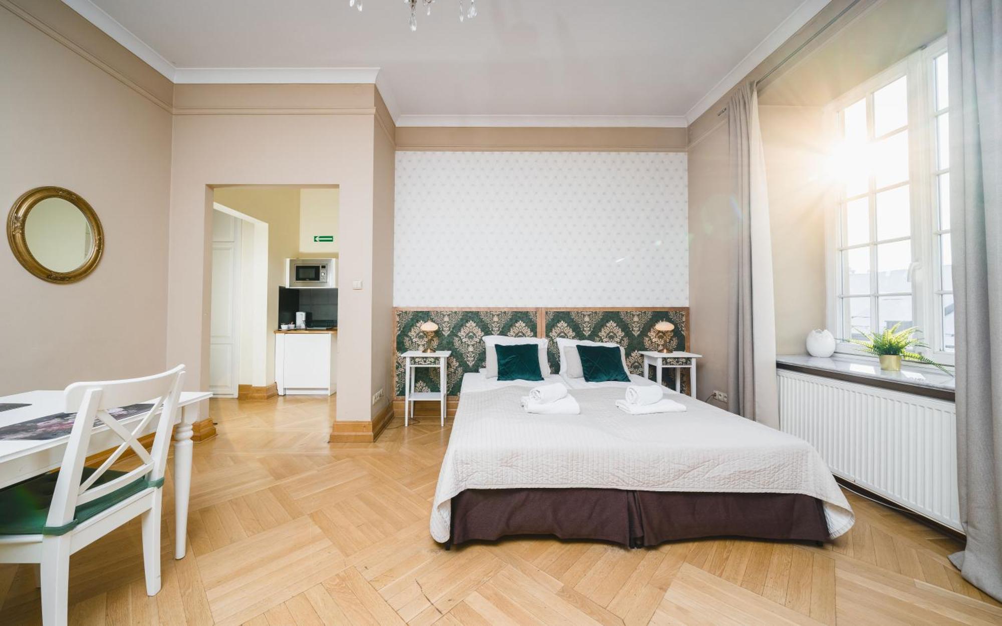Apartamenty W Palacu Pod Baranami Krasków Exterior foto