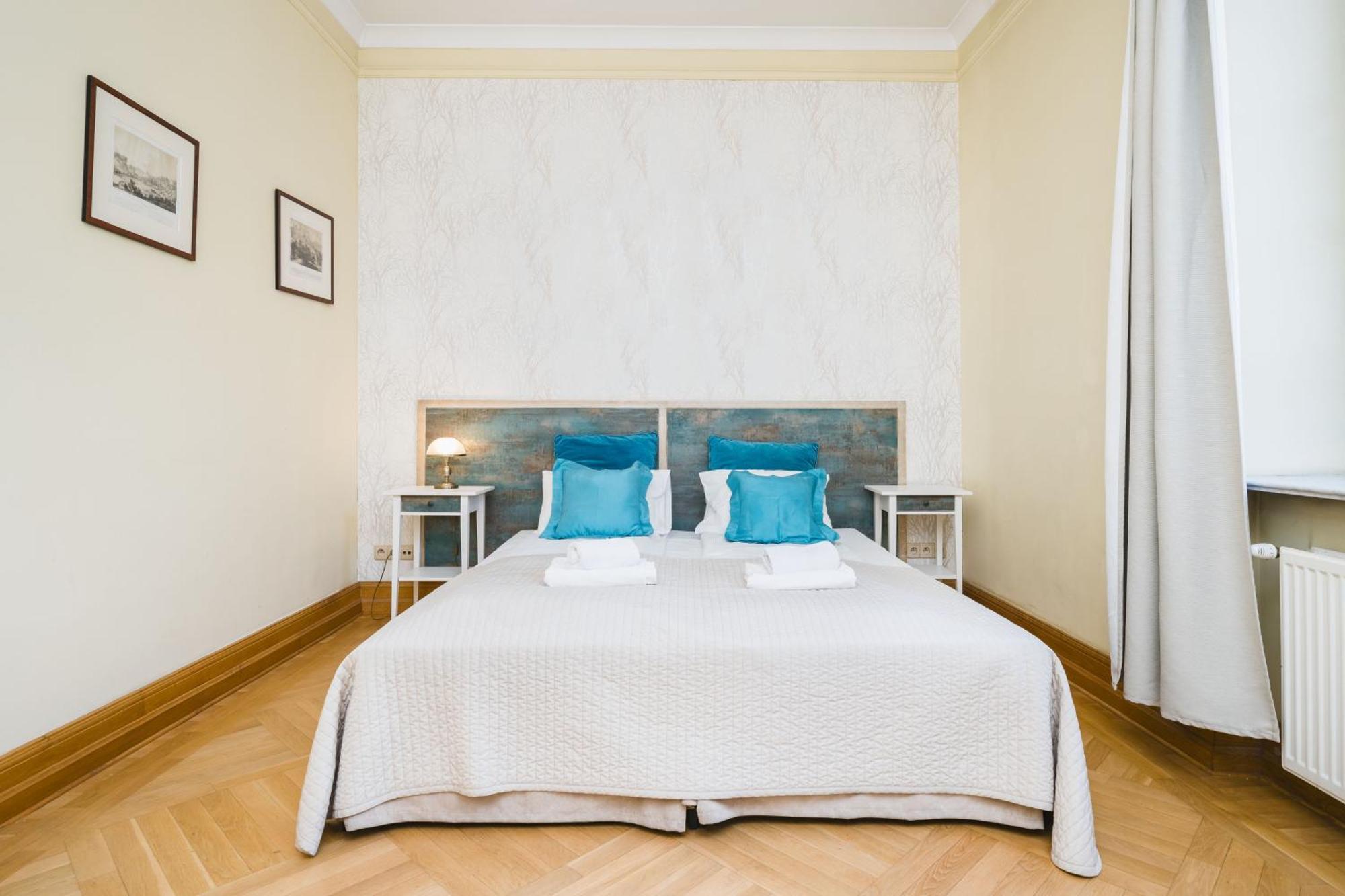 Apartamenty W Palacu Pod Baranami Krasków Exterior foto