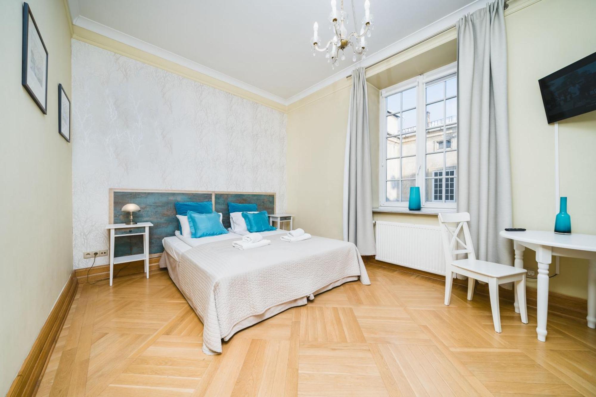 Apartamenty W Palacu Pod Baranami Krasków Exterior foto