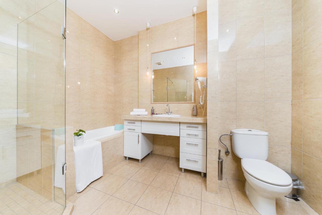 Apartamenty W Palacu Pod Baranami Krasków Exterior foto